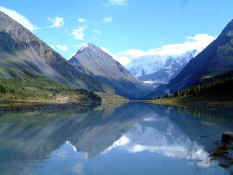 ak_kem_lake2.jpg (39544 bytes)