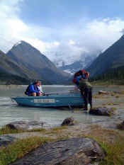 boat.jpg (45781 bytes)