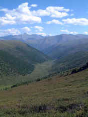 valley.jpg (45430 bytes)