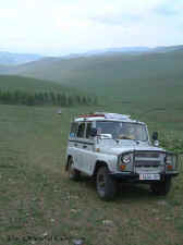 Arkhangai_caravan.jpg (37289 bytes)