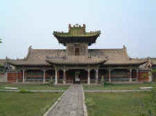 Winter_palace_of_Bogd_Khan.jpg (40781 bytes)