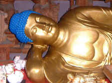 buddha_miyajima_crop.jpg (66239 bytes)