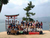 Big group, Miyajima.JPG (46086 bytes)