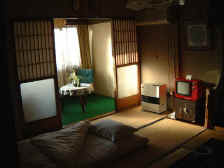 kohama_room.jpg (36834 bytes)