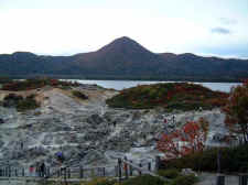 osore_san_landsacape.jpg (47359 bytes)