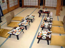 vege_banquet.jpg (52919 bytes)