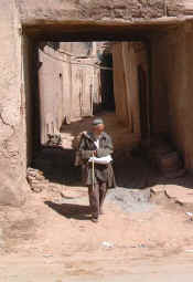 Kashgar_old_town.jpg (50648 bytes)