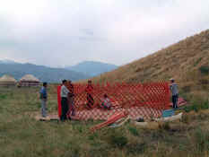 Yurt.jpg (45157 bytes)
