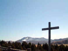 cross.jpg (28379 bytes)