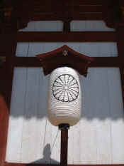 lantern.jpg (34815 bytes)